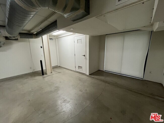 Building Photo - 320 Indiana Ave