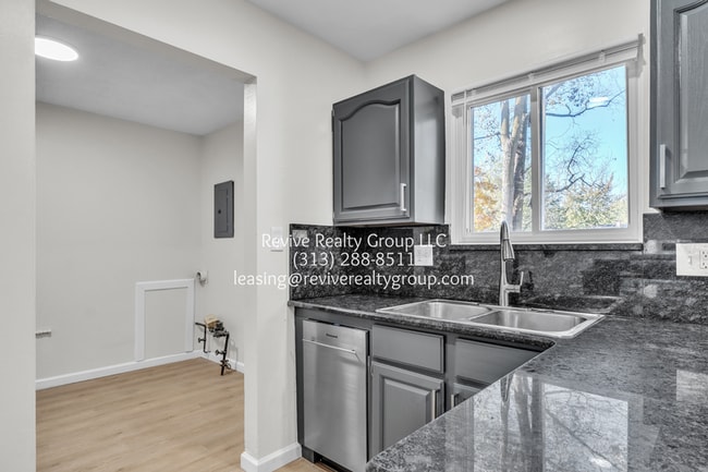 Building Photo - 15796 Kerstyn St