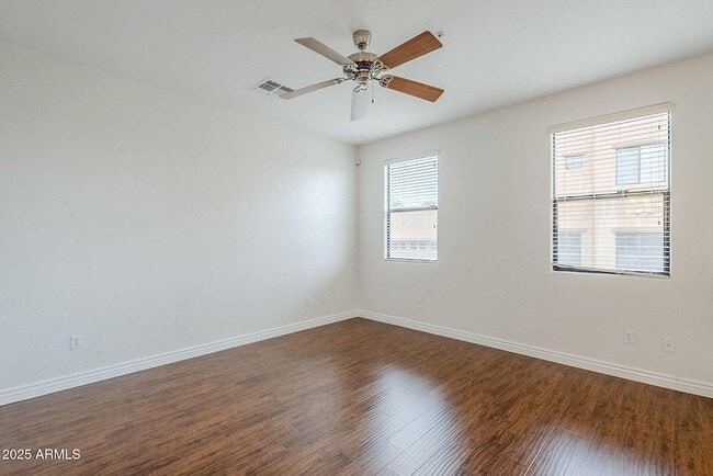 Building Photo - 13450 E Vía Linda