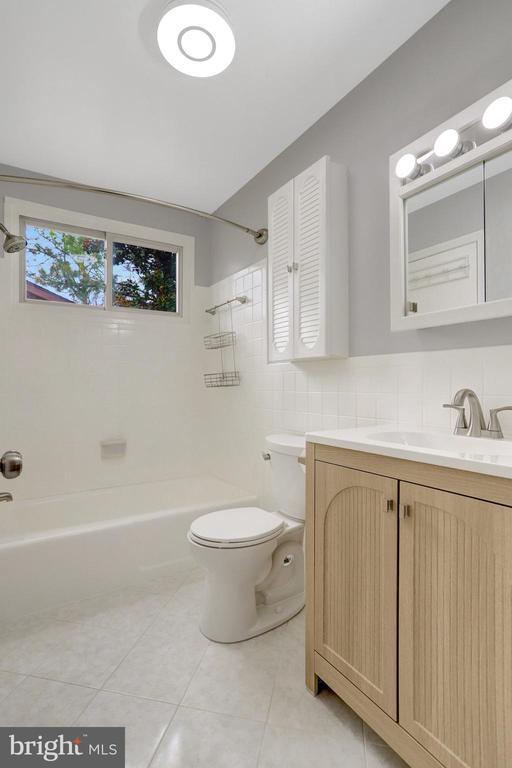 Building Photo - 2800 Joseph Makell Ct