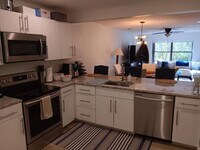 Building Photo - 13155 Chadwick Ct