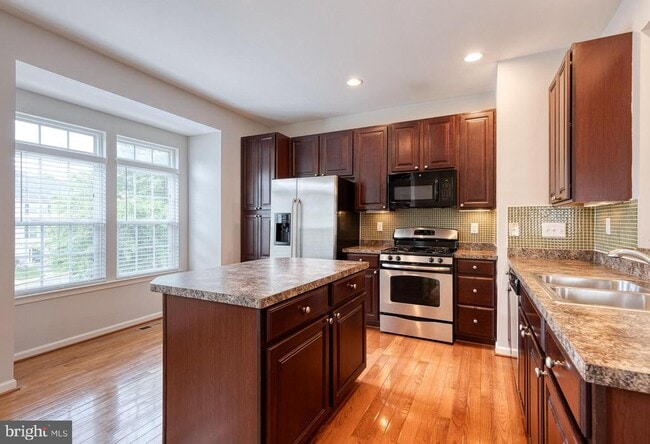 Building Photo - 9301 Paragon Way