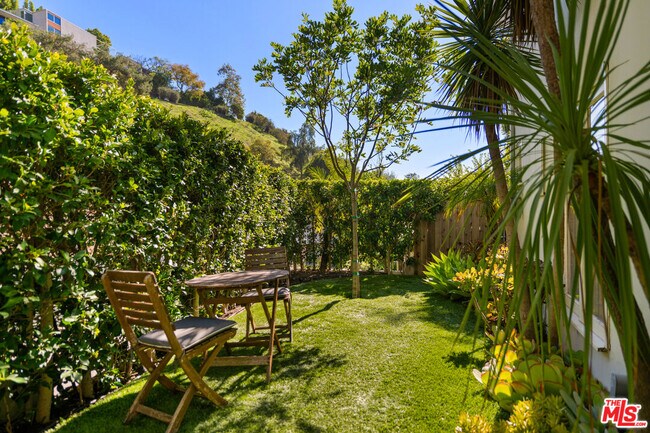 Building Photo - 1415 Braeridge Dr