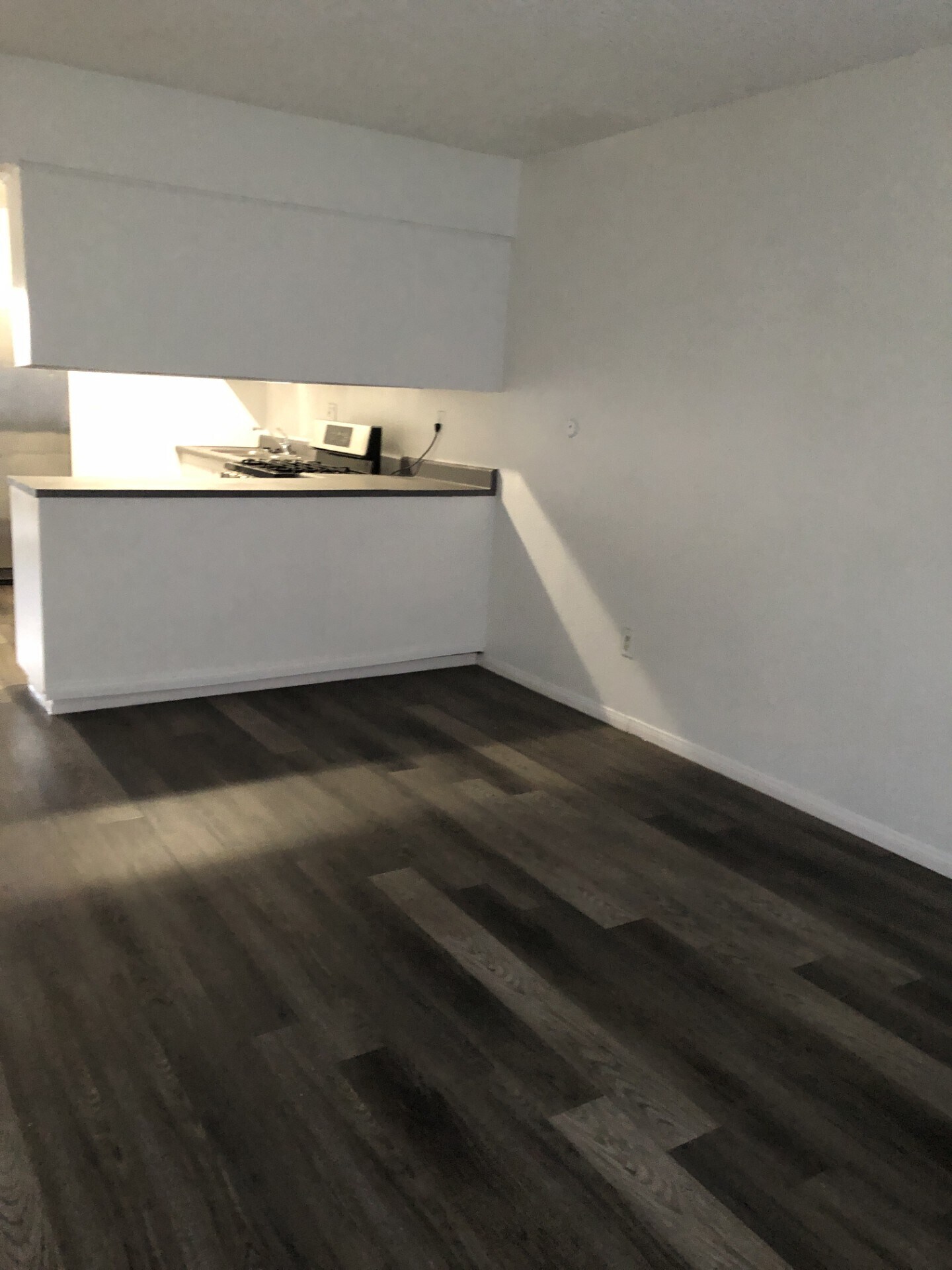 Building Photo - 586 Penrose Dr