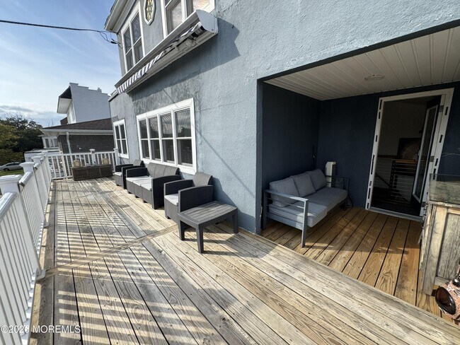 Building Photo - 307 7th Ave