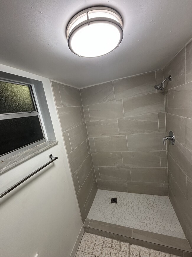 Master shower - 14165 SW 87th St