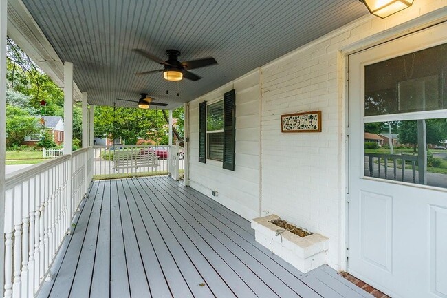 Building Photo - Charming 3 bedroom 2 bath home in Southland neighborhood!