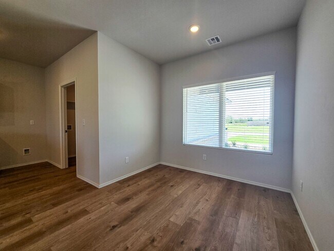 Building Photo - New Construction 3 bedroom Home in Shawnee