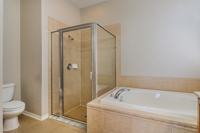 Building Photo - 8101 Pea Tree Ct