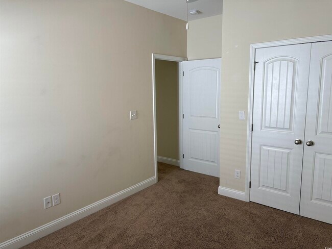 Building Photo - 292 Clearwater Dr