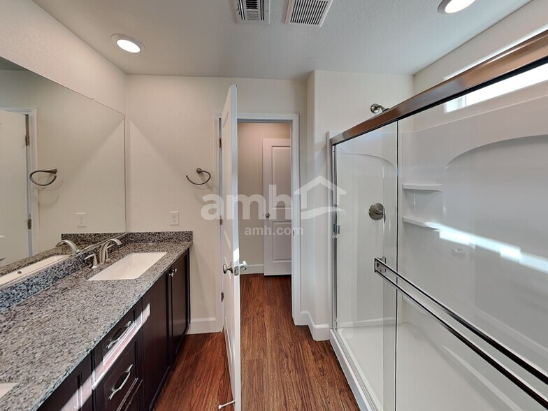 Building Photo - 9289 Baylee Bay Court