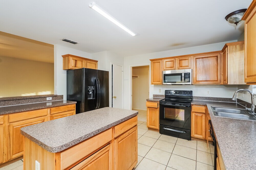 Building Photo - 1101 Marcia Ln