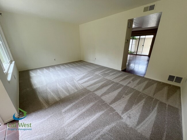 Building Photo - $4095-2 Bd/2.5 Ba Town home in Sunnyvale/Sunset Oaks Community