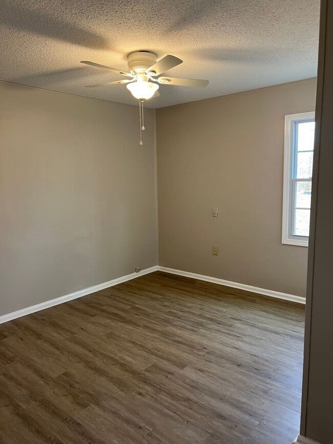 Building Photo - 3 Bedroom 1 Bath home in Millington near School