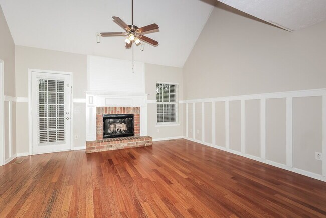 Building Photo - 1924 Pennington Dr