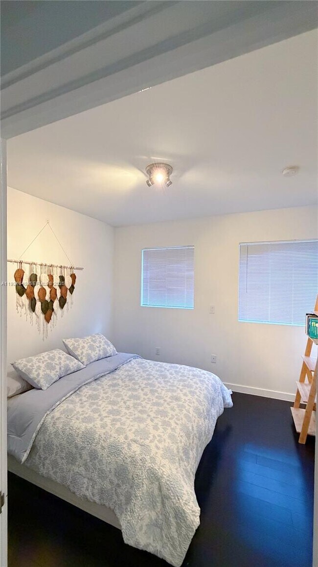 Building Photo - 551 Michigan Ave