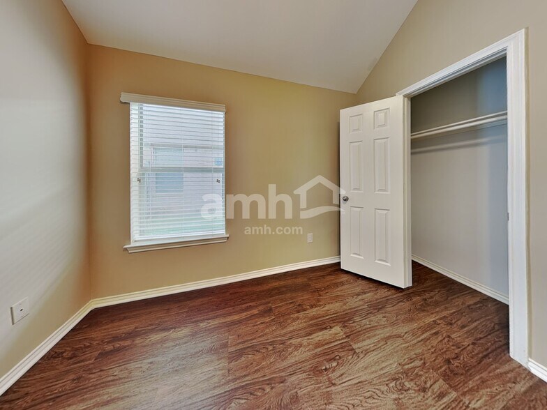 Building Photo - 18914 Roseworth Ct