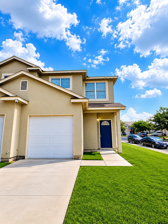 Building Photo - The Gardens at Summit 3 Bedroom Townhome