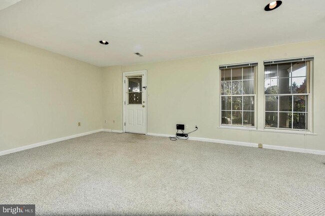 Building Photo - 20372 Burnley Square