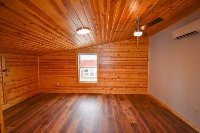 Building Photo - RTSA25-27