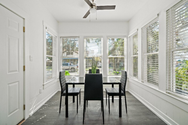 Building Photo - 2009 W Dekle Ave