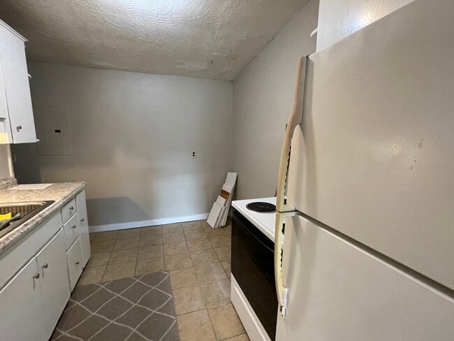 Building Photo - 5421 N 37th St