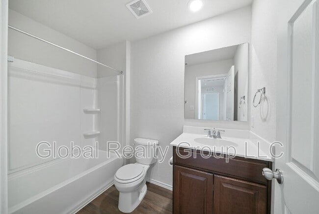 Building Photo - 535 Wild Olive Wy