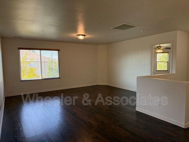 Building Photo - 1584 W Galbraith Ln