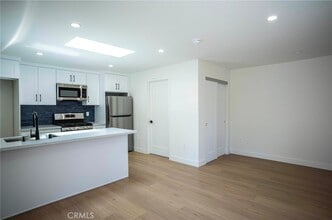 Building Photo - 20509 Vose St