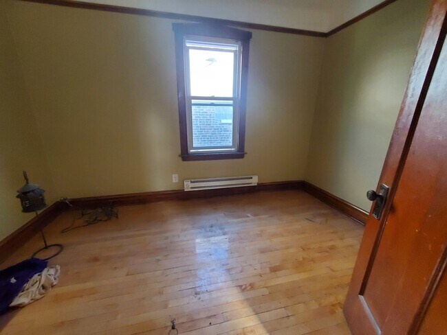 Building Photo - 4229 W Walton St