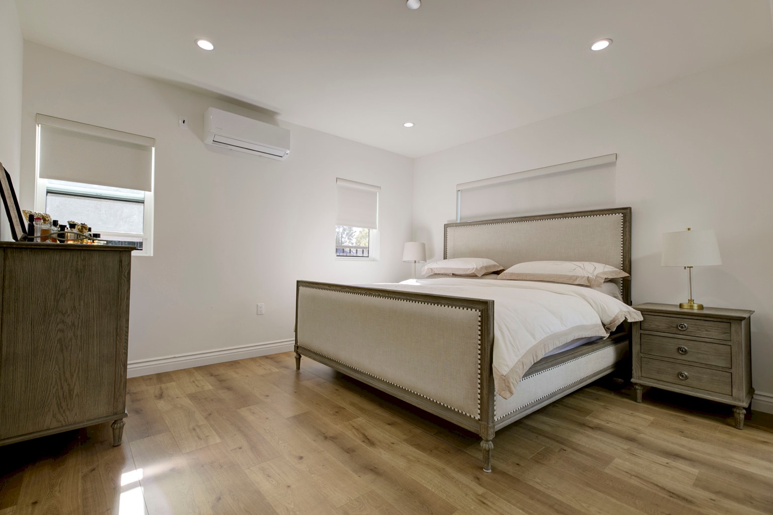 Building Photo - 5206 Goodland Ave