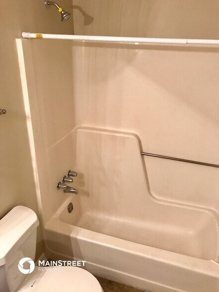 Building Photo - 284 Independence Dr