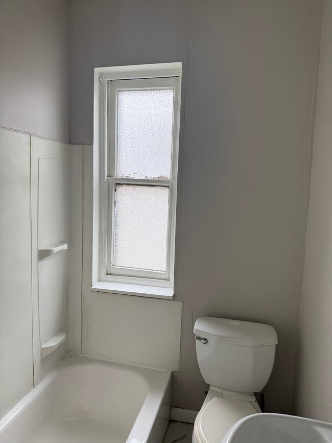 Building Photo - 2361 N Cleveland St