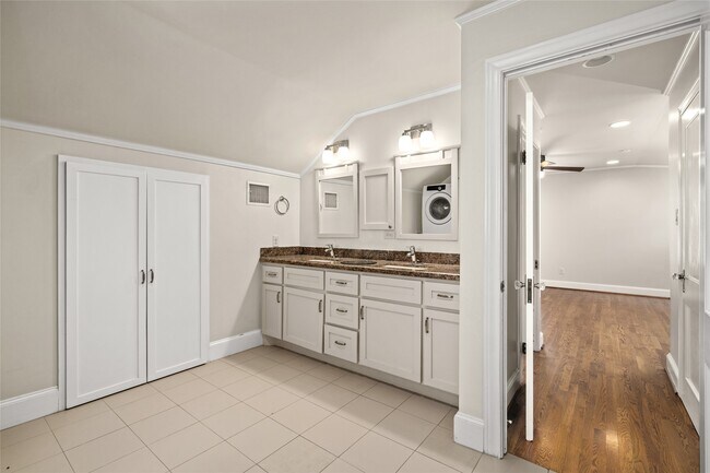 Building Photo - 3934 Rice Boulevard