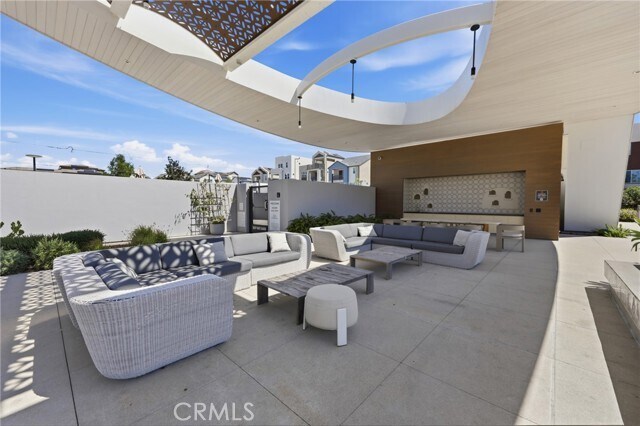 Building Photo - 158 Restore