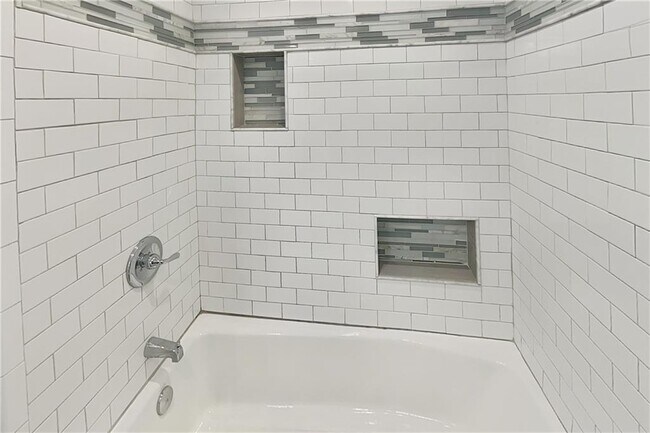 Building Photo - 2902 Delcourt Dr