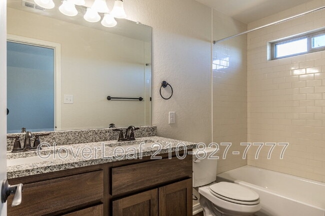 Building Photo - 10351 Lynwood Crk