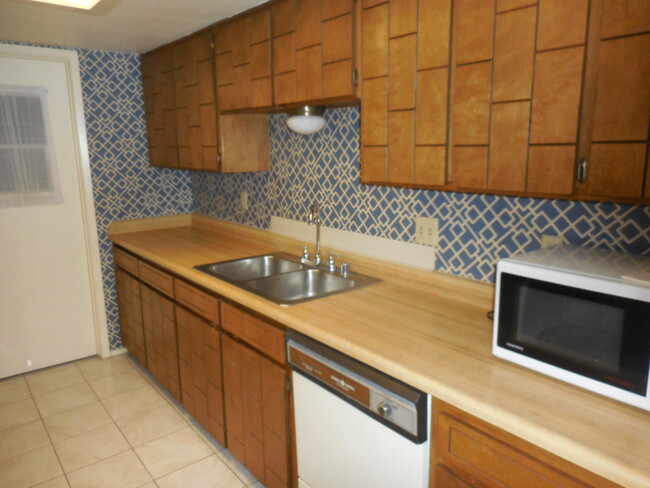 Building Photo - 3210 Isla Bahia Way