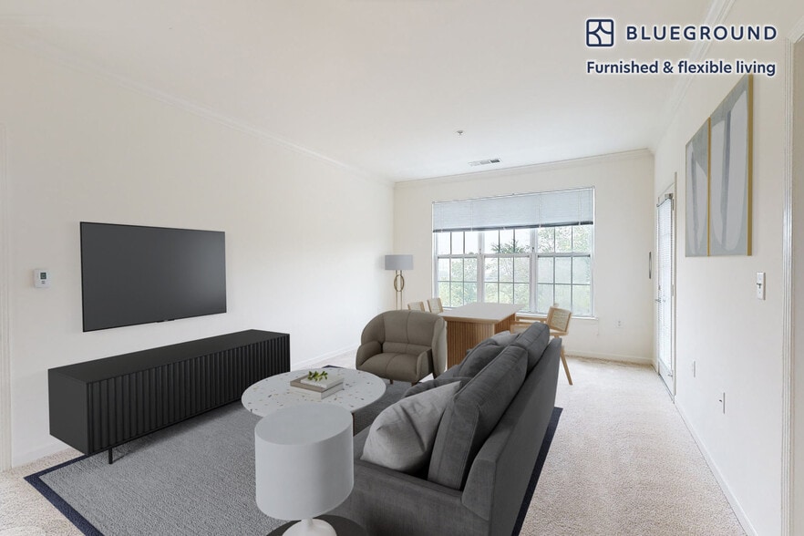 Building Photo - 80 N Central Ave