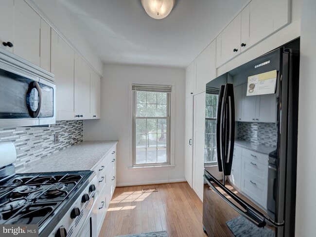 Building Photo - 3022 Kings Village Rd