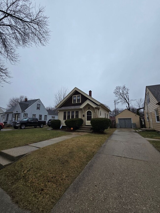 Primary Photo - Charming 3-Bedroom Home Near McGovern Park