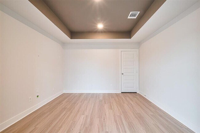 Building Photo - 23649 Silver Palm Trl