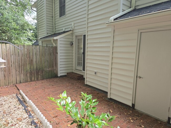 Building Photo - 2583 Spring Garden Rd NW