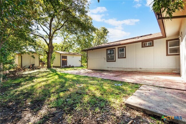 Building Photo - 1820 Gaynor Dr