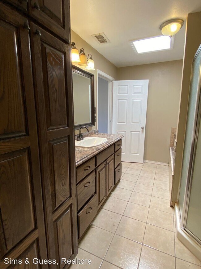 Building Photo - 4 br, 2 bath House - 5403 Lancaster