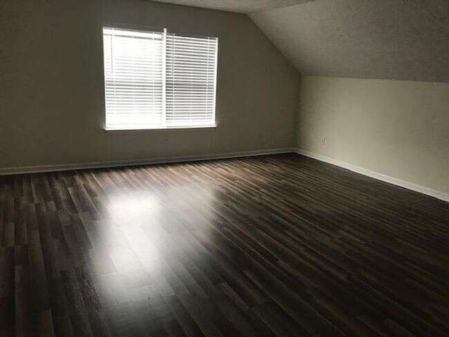 Building Photo - Spacious 3 Bed/2.5 Bath Home in Prime Mount Juliet Location
