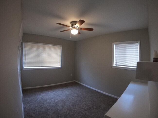 Building Photo - 3256 Suncrest Dr