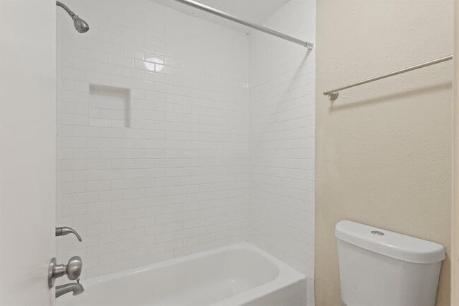 Building Photo - 6934 Renfro Dr