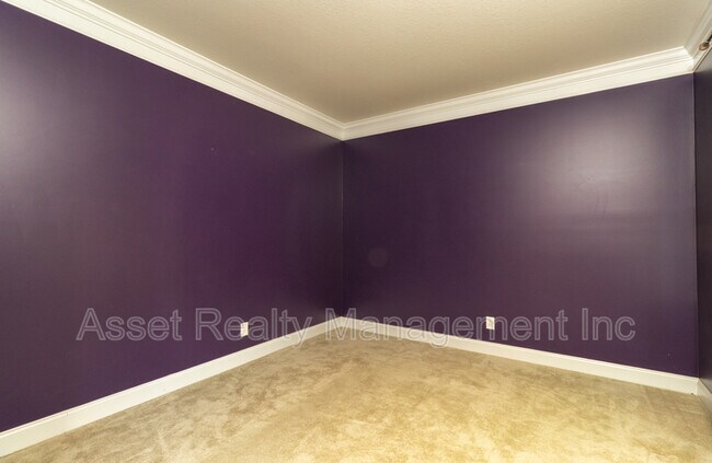 Building Photo - 8334 Bay Gardens Ln