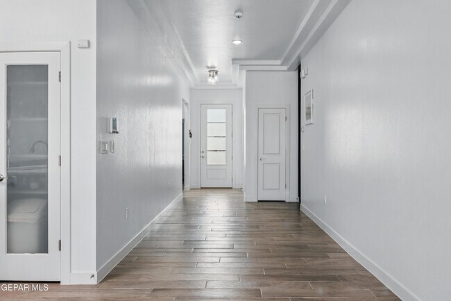 Building Photo - 2809 Tierra Garden Dr